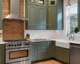 угловая кухня с островом Виктория